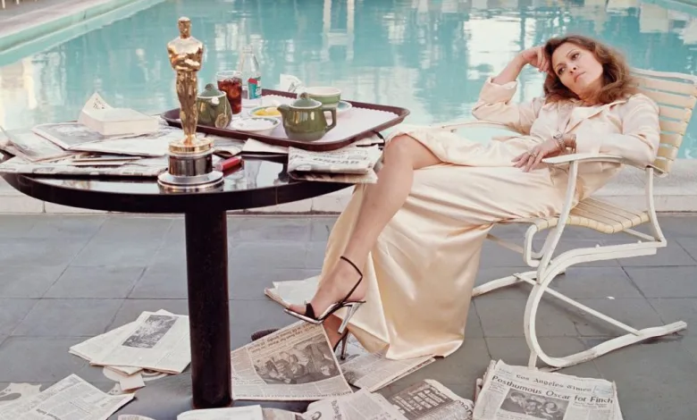 Faye: How Old Is Faye Dunaway Now & When Did She Win an Oscar?