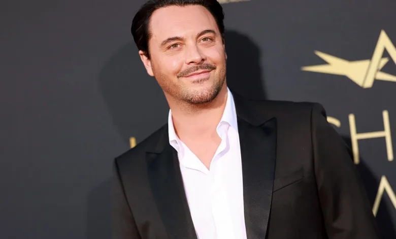 Spider-Noir Cast Adds Expats Star Jack Huston