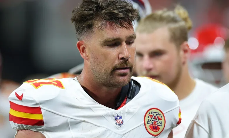 ¿Por Qué Travis Kelce Estaba Triste & Aparentemente Llorando Durante El Juego De Los Chiefs?