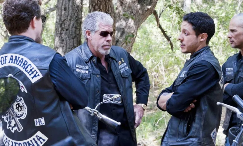 Ron Perlman Joins Theo Rossi in Aaron Harvey’s Come With Me Cast