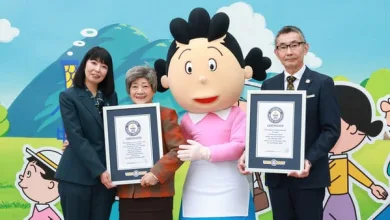 sazaesan-receives-official-certificate-top